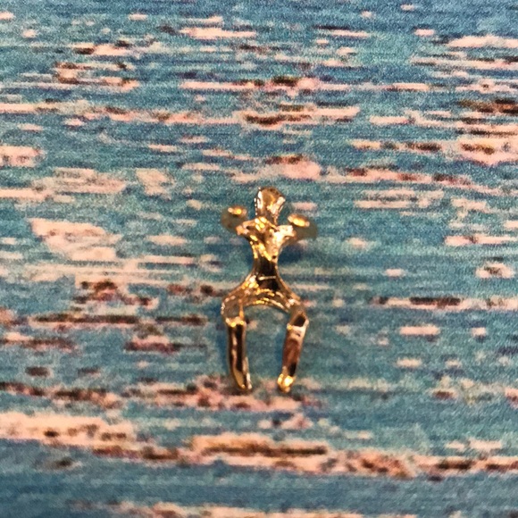 2/$6 Gold tone metal man cartilage ear cuff - Picture 8 of 8
